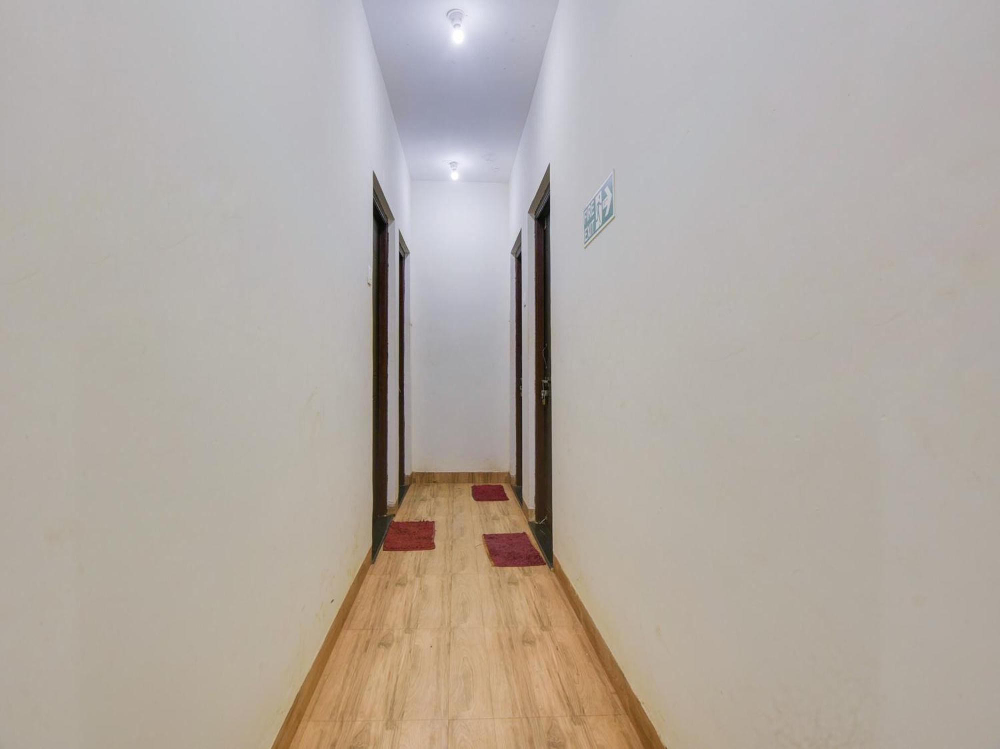 Hotel Collection O Morjim Sea Wave Exterior foto