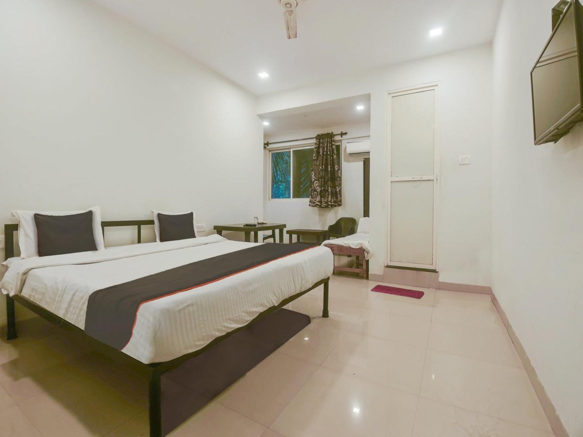 Hotel Collection O Morjim Sea Wave Exterior foto