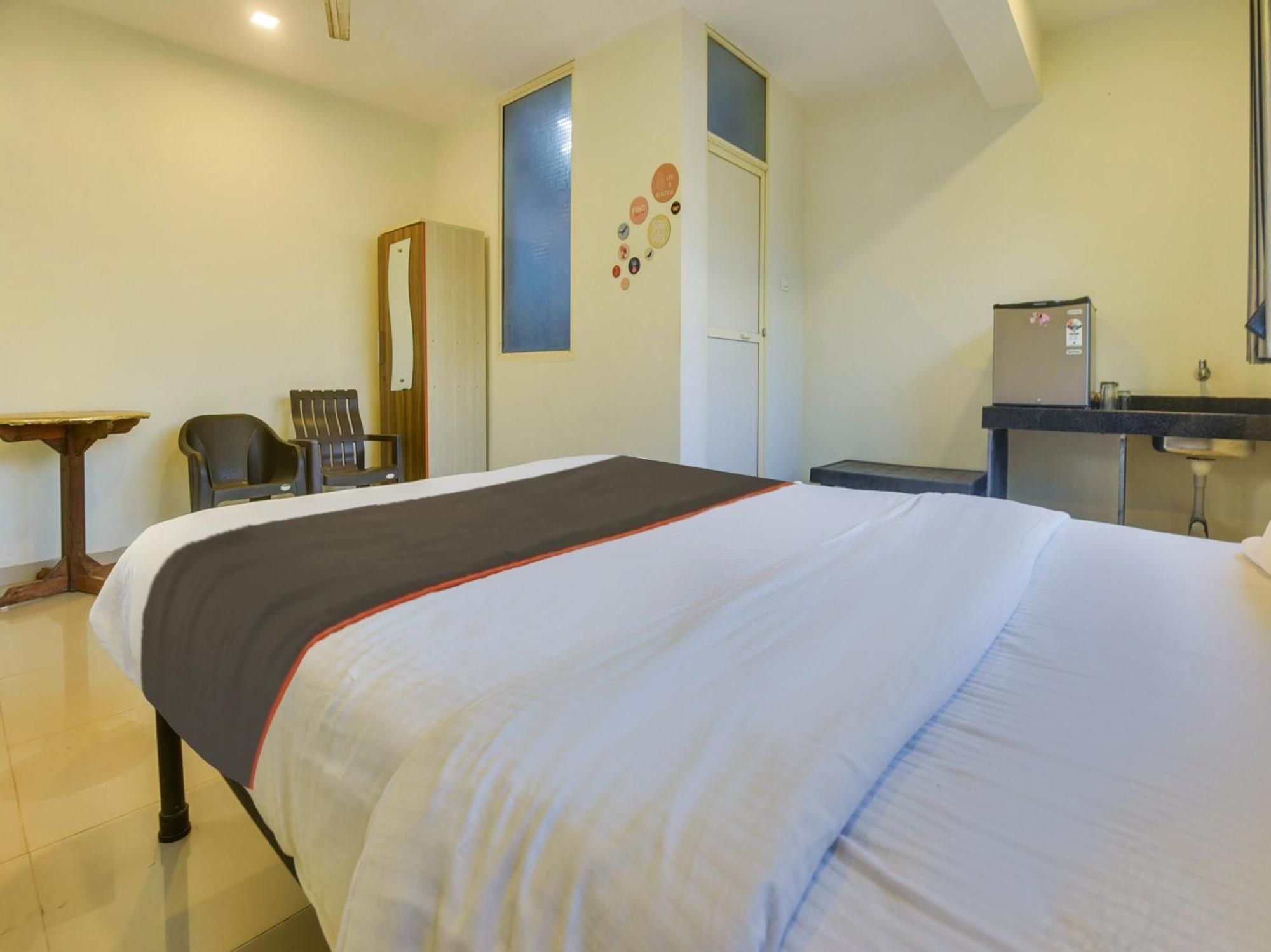 Hotel Collection O Morjim Sea Wave Exterior foto